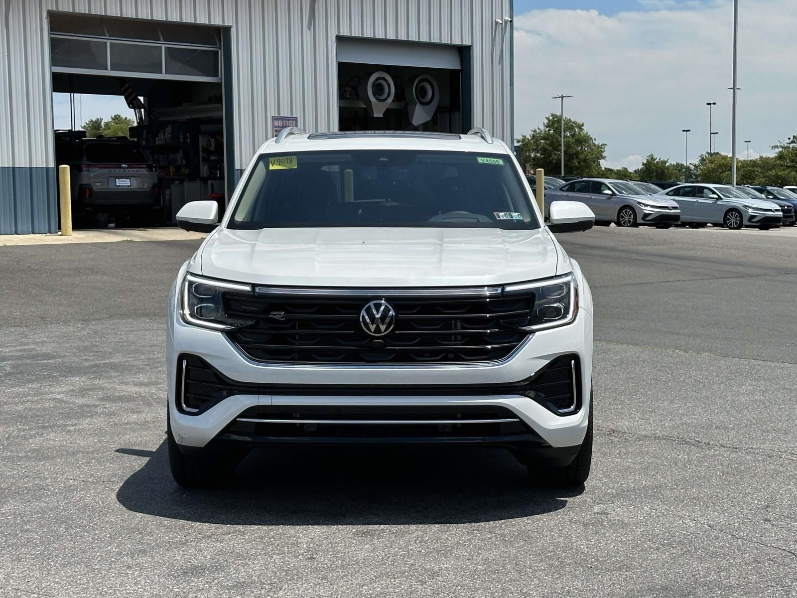 2026 Volkswagen Atlas 2.0T SEL Premium R-Line