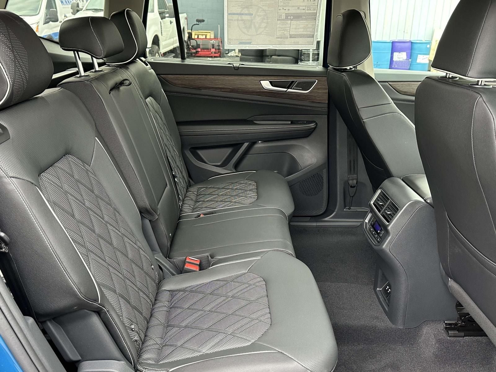 2026 Volkswagen Atlas 2.0T SEL Premium R-Line