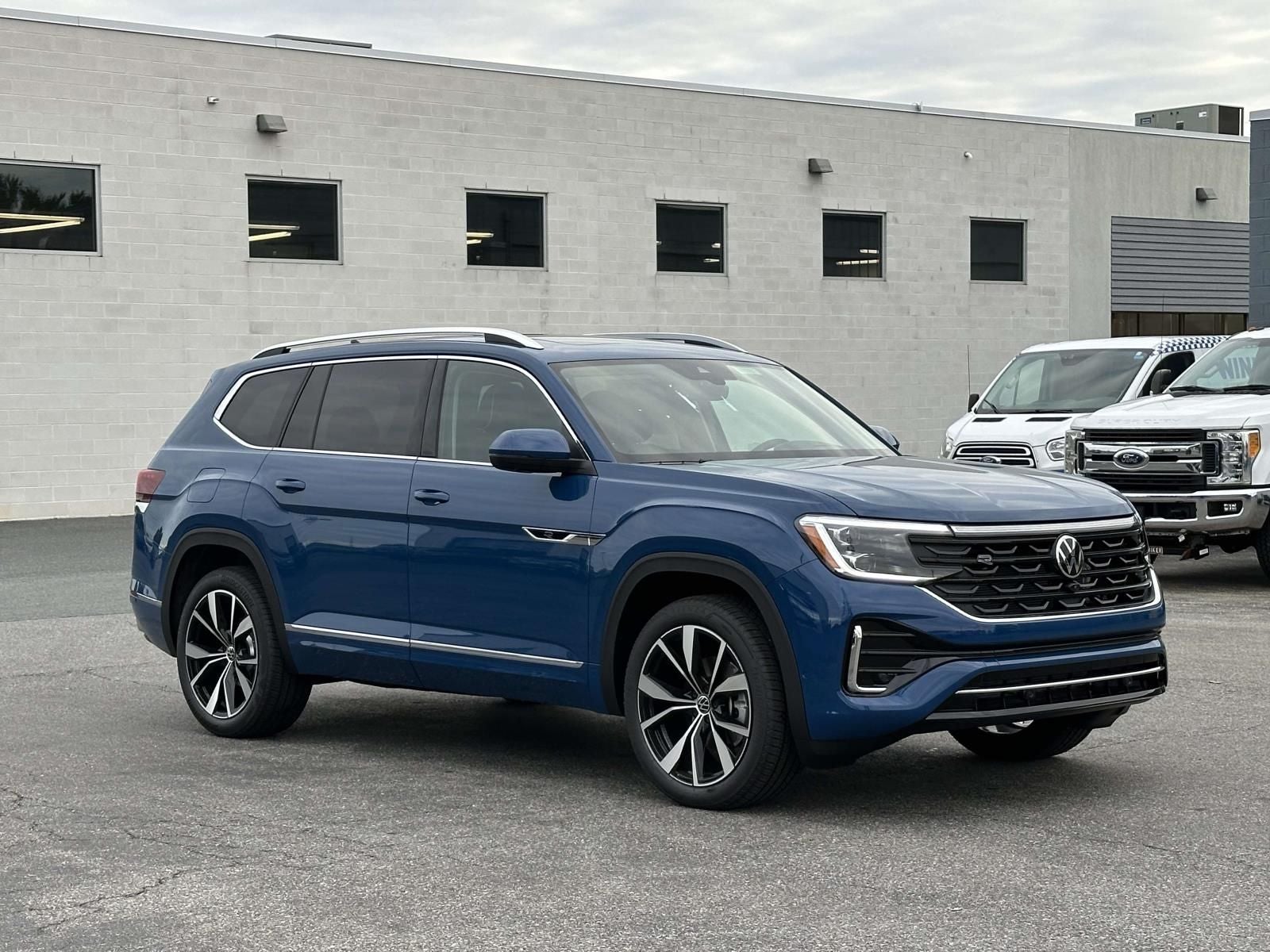2026 Volkswagen Atlas 2.0T SEL Premium R-Line