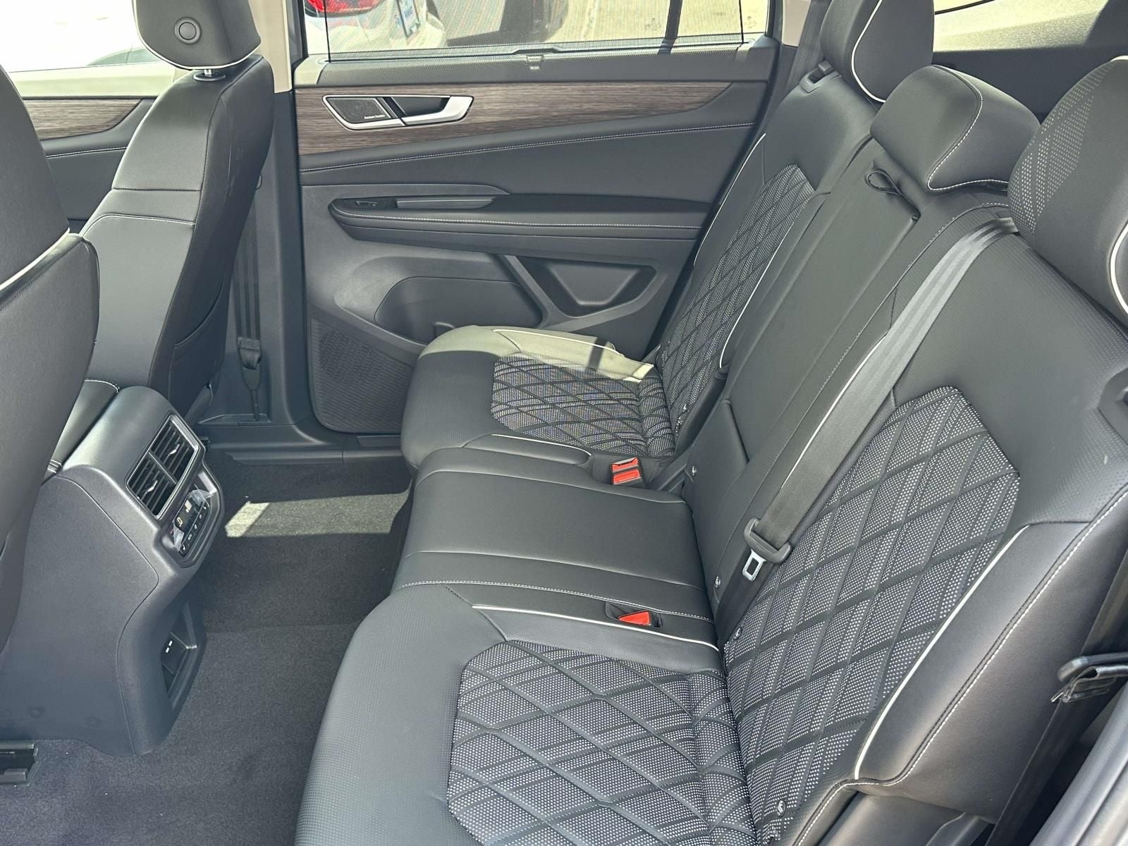2026 Volkswagen Atlas 2.0T SEL Premium R-Line
