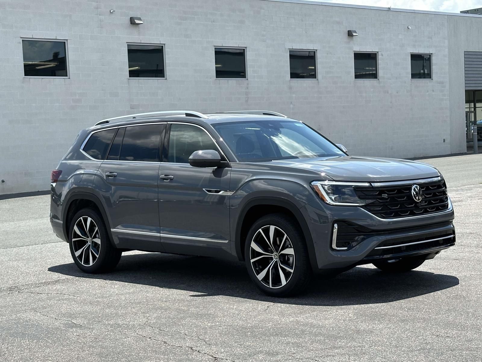2026 Volkswagen Atlas 2.0T SEL Premium R-Line