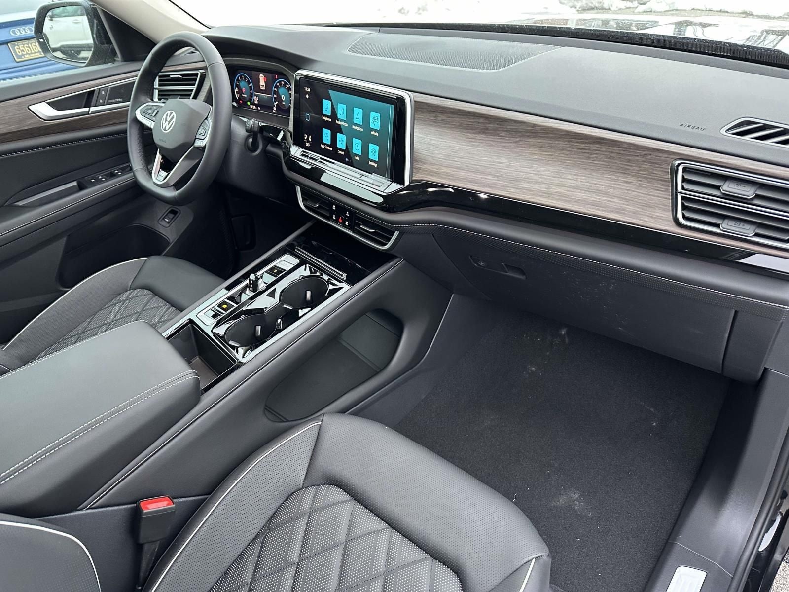 2026 Volkswagen Atlas 2.0T SEL Premium R-Line