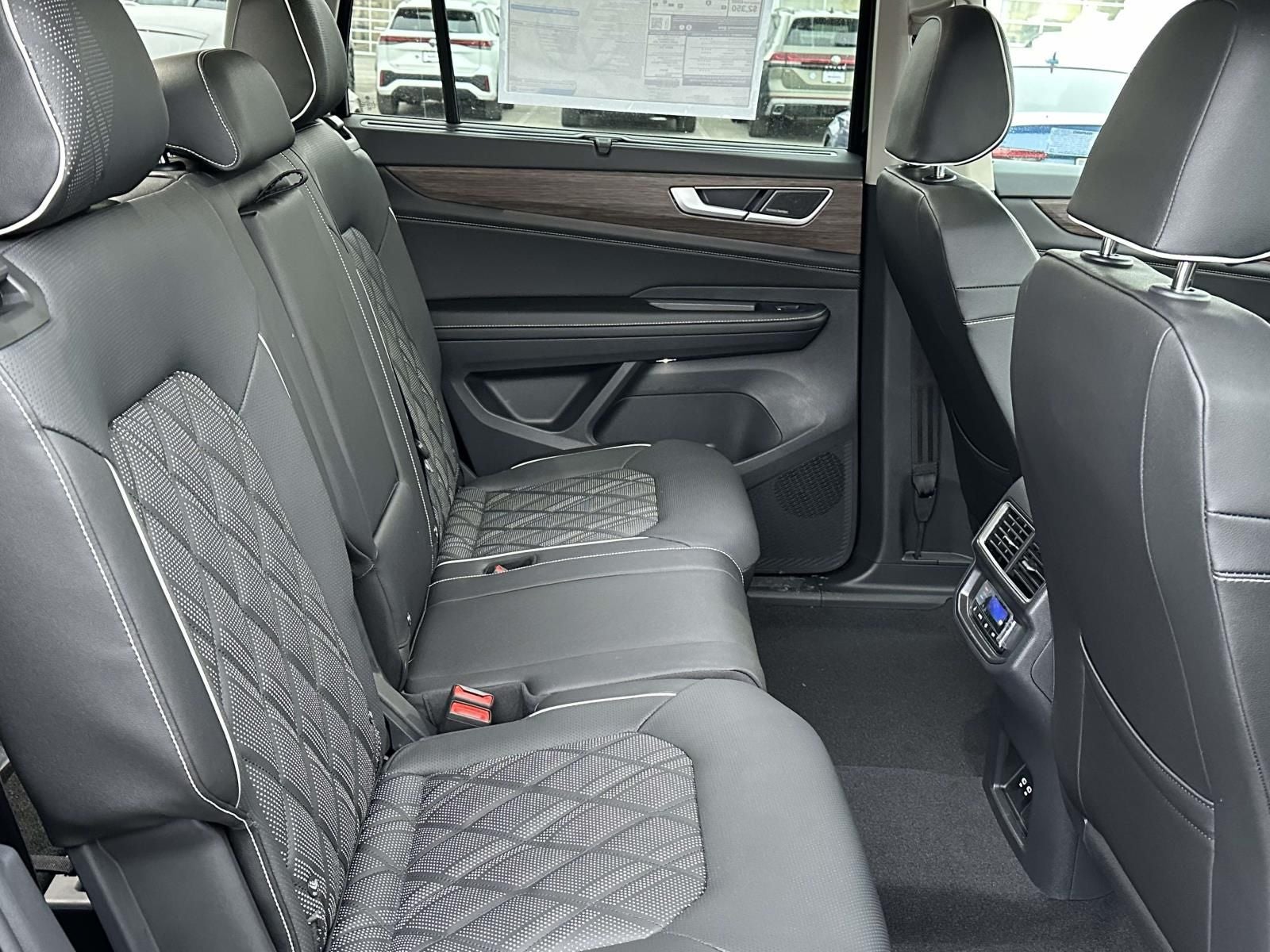 2026 Volkswagen Atlas 2.0T SEL Premium R-Line