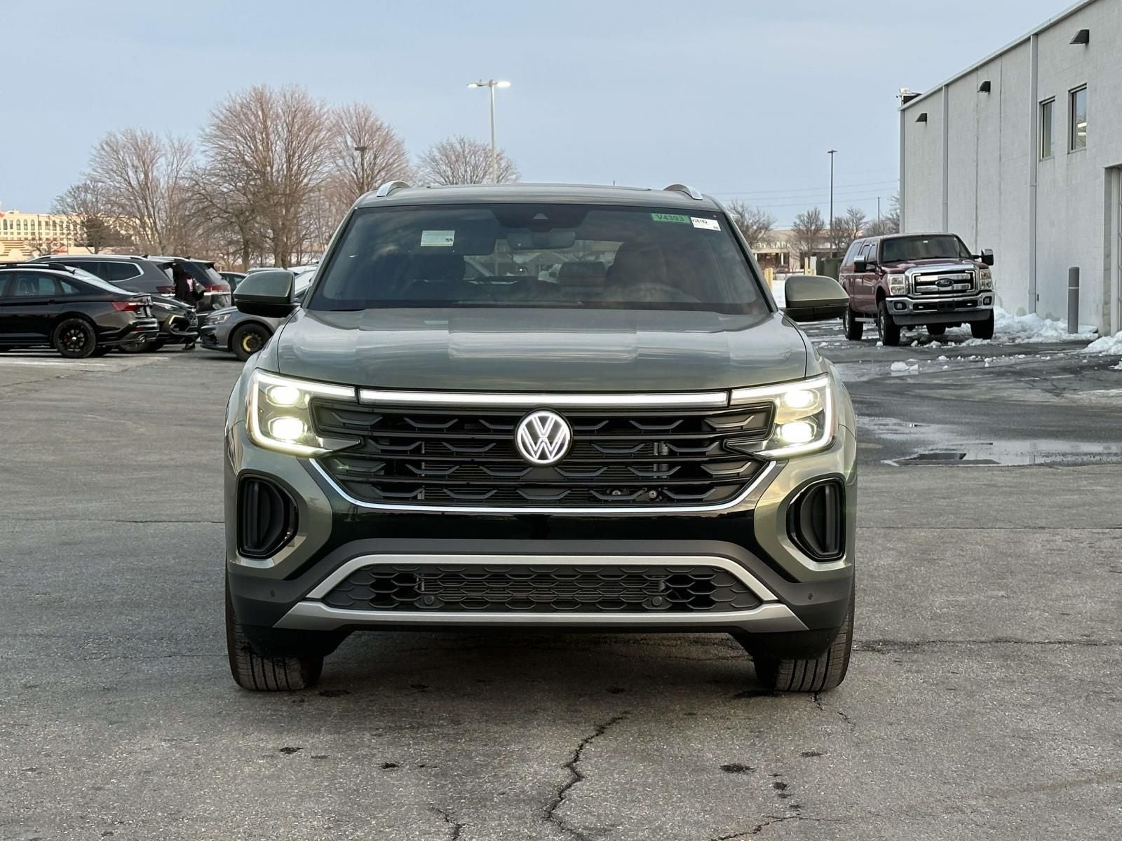2026 Volkswagen Atlas Cross Sport 2.0T SE w/Technology