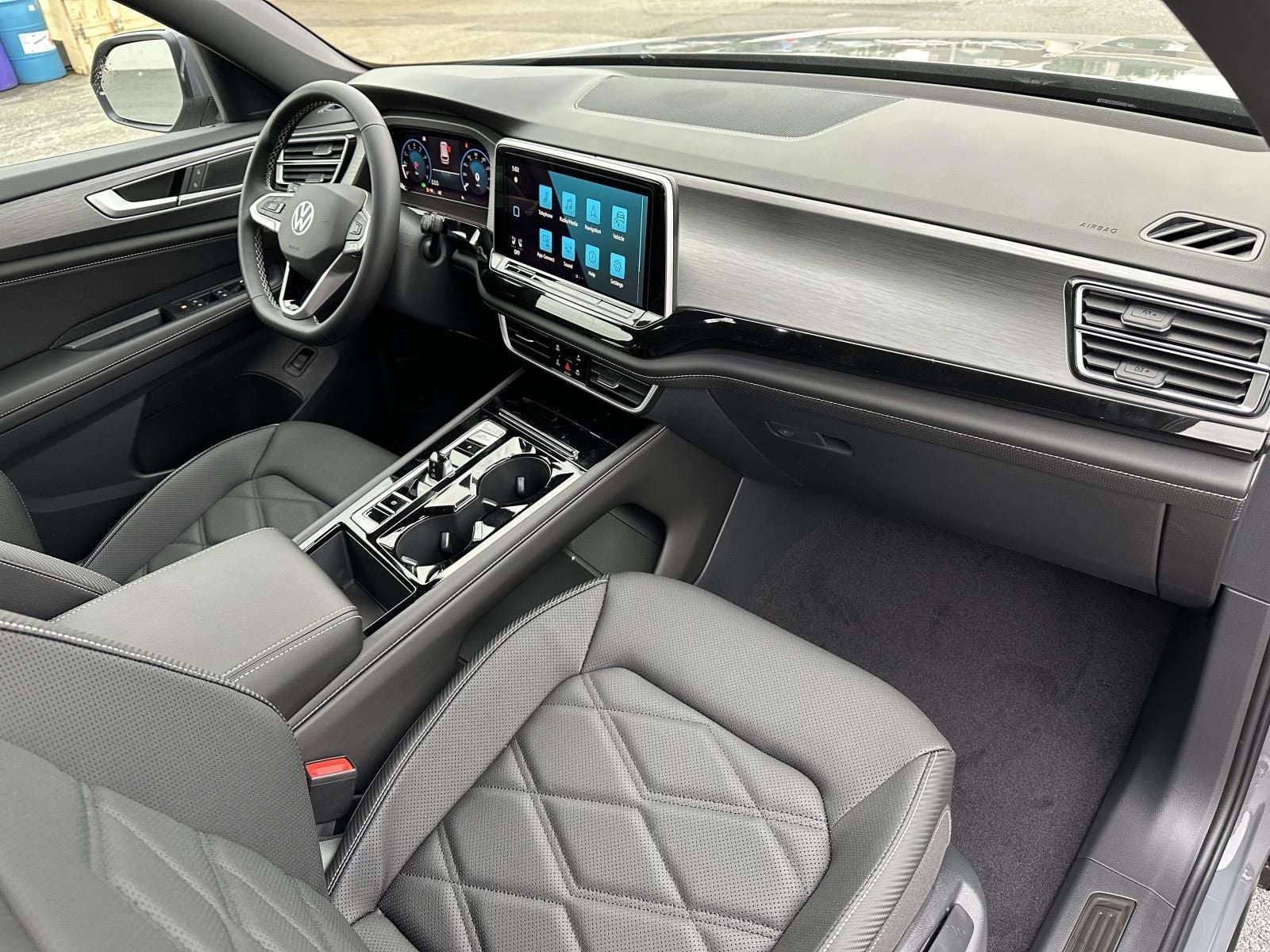 2026 Volkswagen Atlas Cross Sport 2.0T SE w/Technology