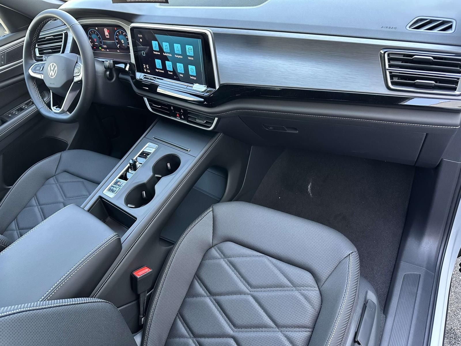2026 Volkswagen Atlas Cross Sport 2.0T SE