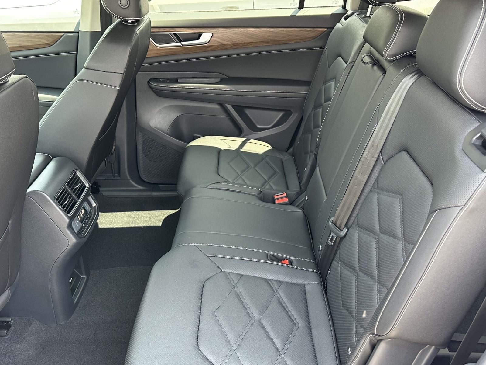 2026 Volkswagen Atlas 2.0T SE