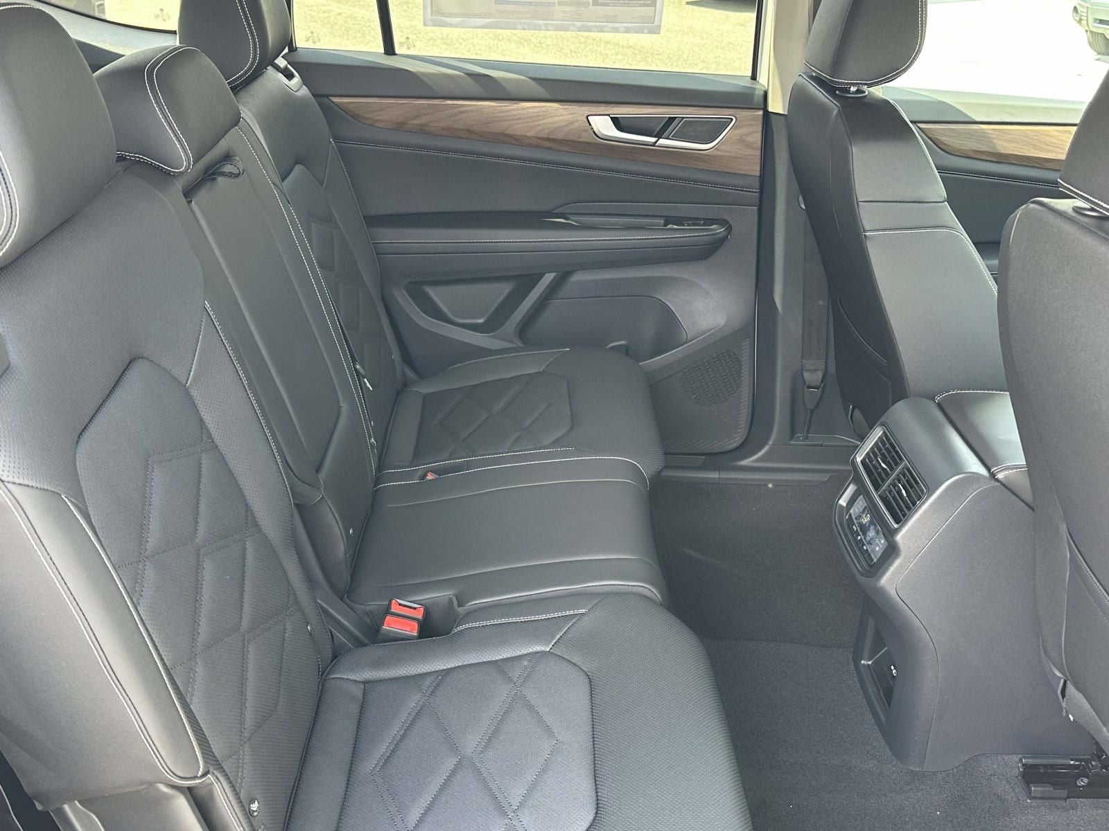 2026 Volkswagen Atlas 2.0T SE