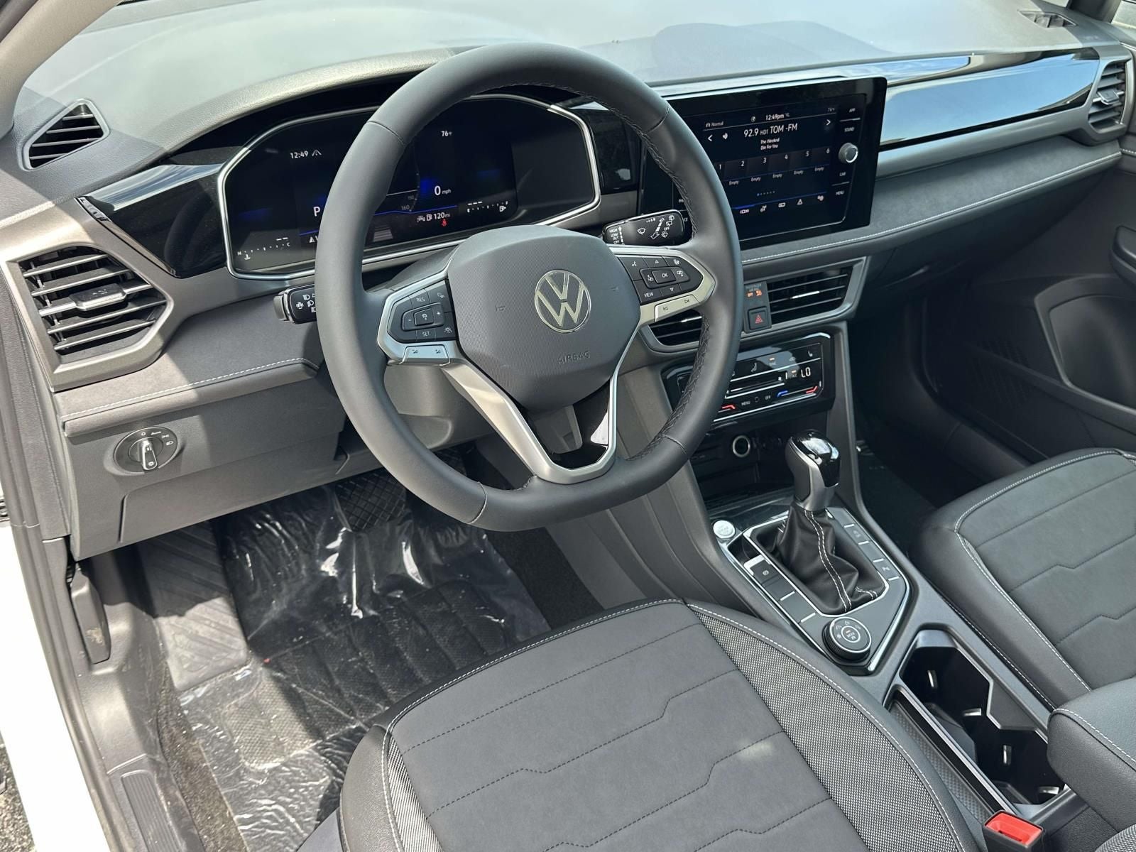 2026 Volkswagen Taos 1.5T SE Black