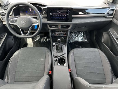 2026 Volkswagen Taos 1.5T SE Black