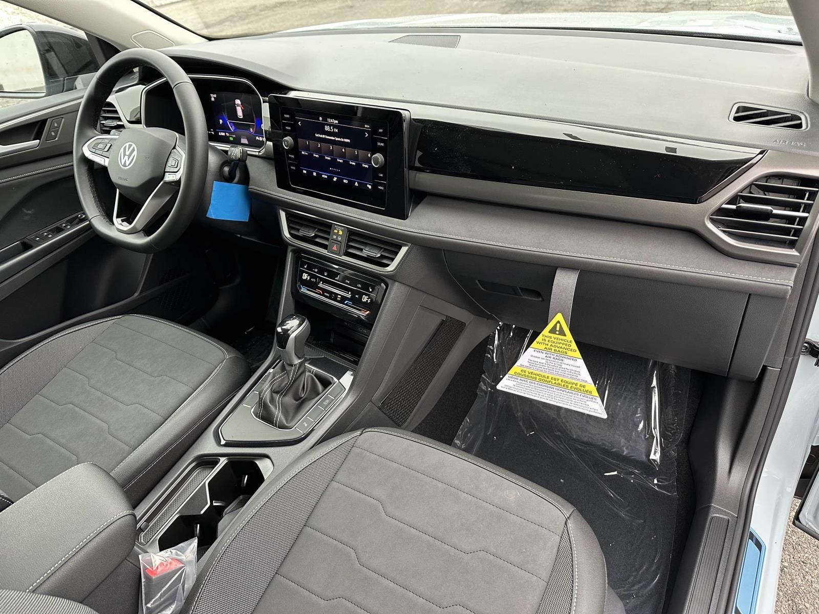 2026 Volkswagen Taos 1.5T SE Black