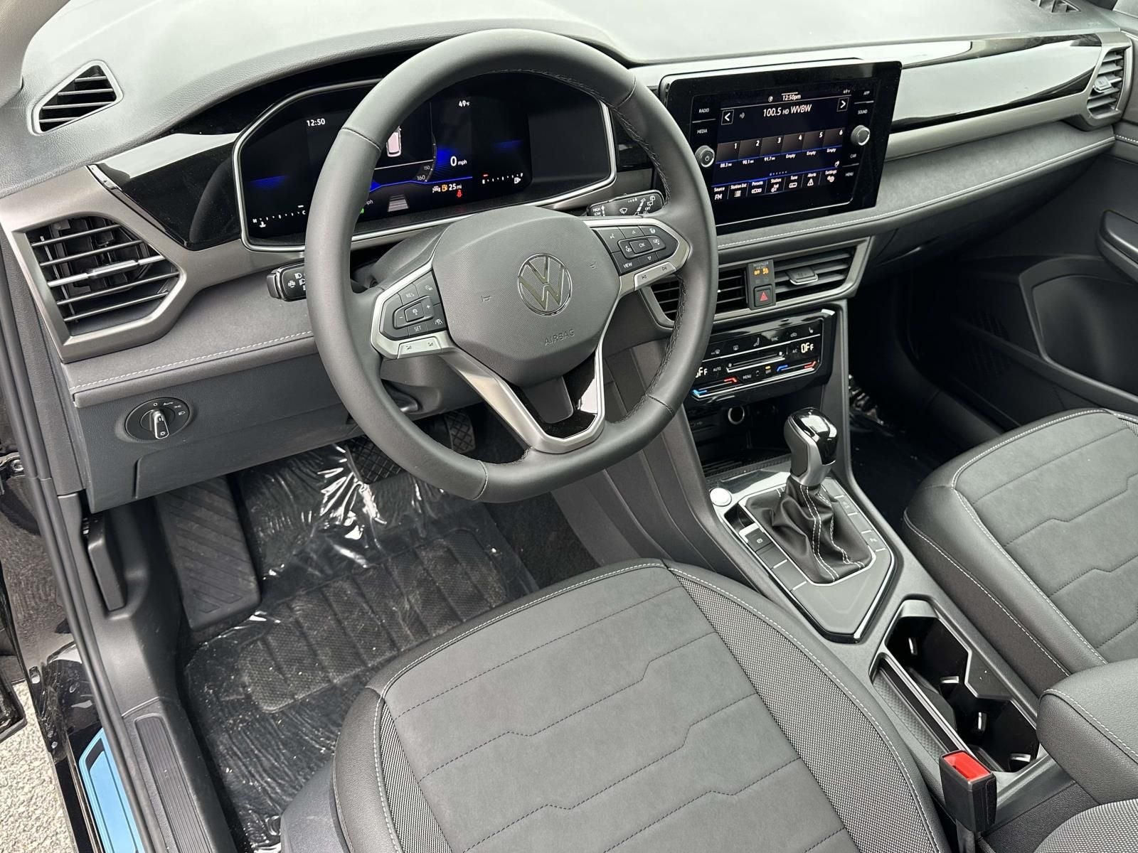 2026 Volkswagen Taos 1.5T SE Black