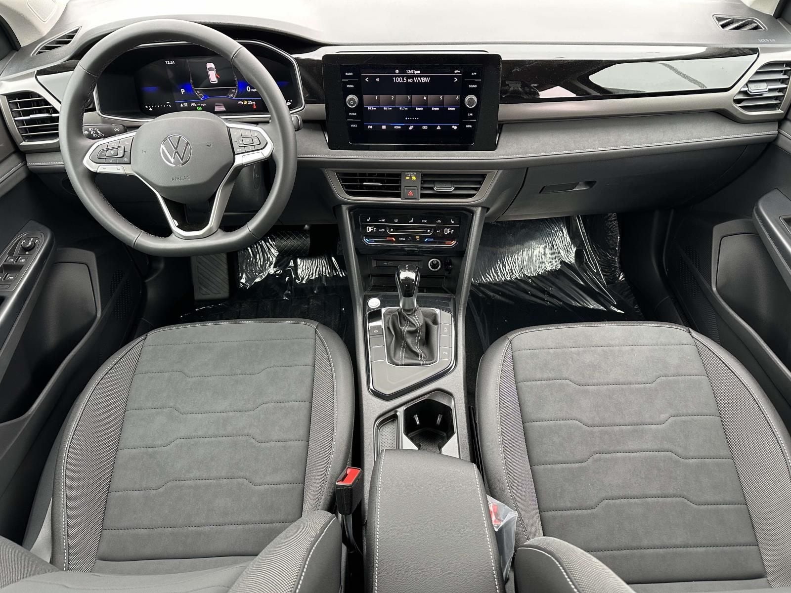 2026 Volkswagen Taos 1.5T SE Black