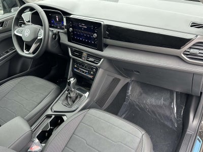 2026 Volkswagen Taos 1.5T SE Black