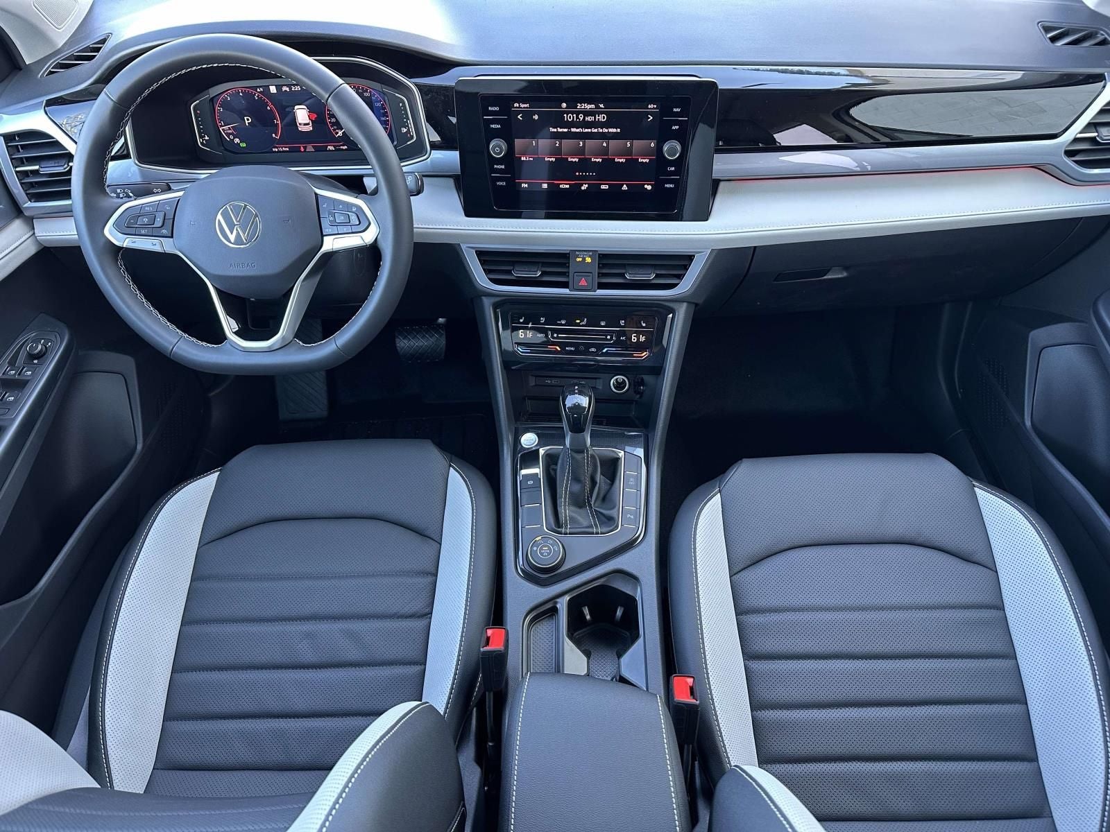 2026 Volkswagen Taos 1.5T SEL