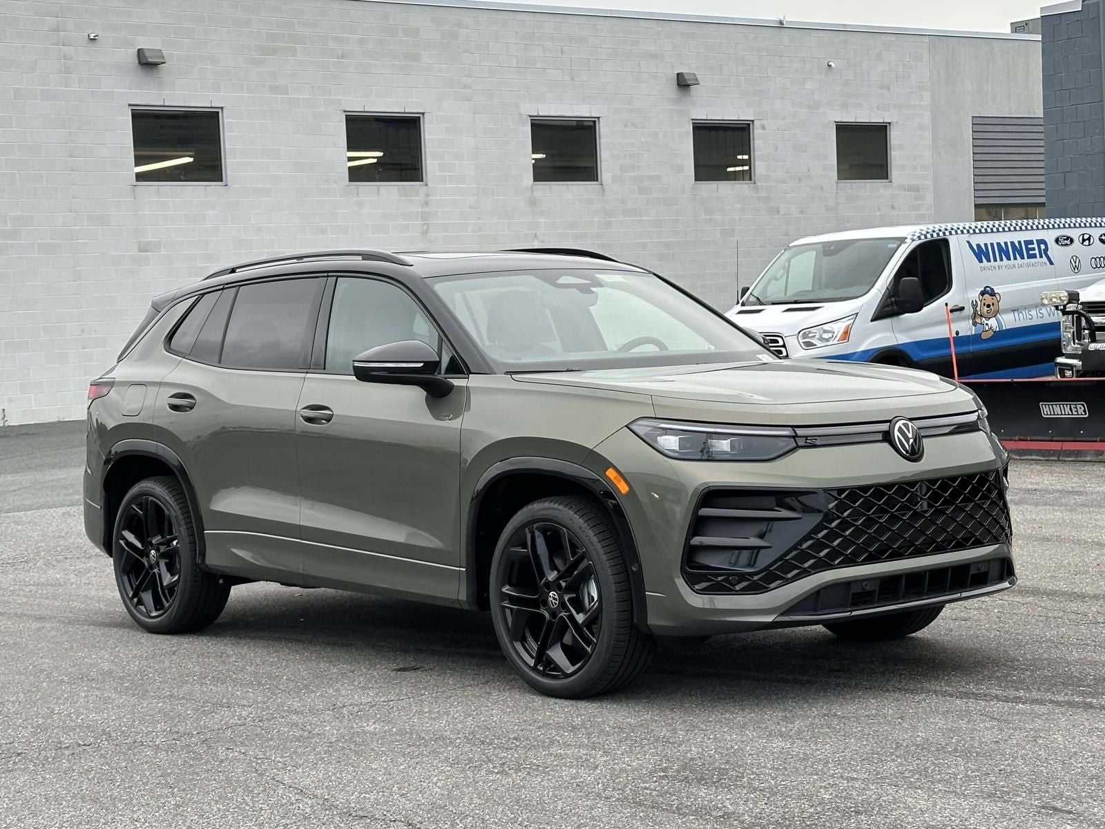 2026 Volkswagen Tiguan 2.0T SE R-Line Black