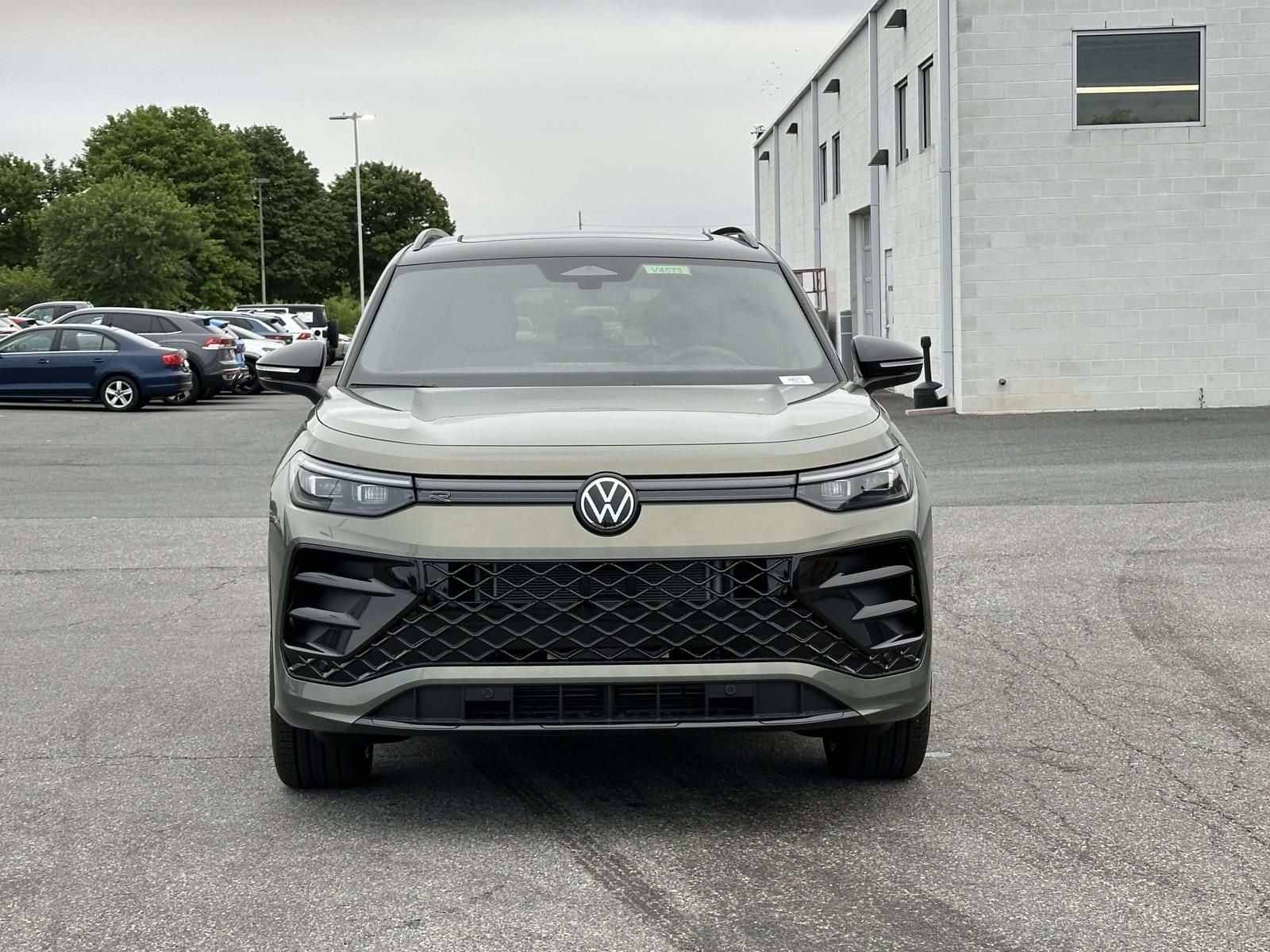 2026 Volkswagen Tiguan 2.0T SE R-Line Black