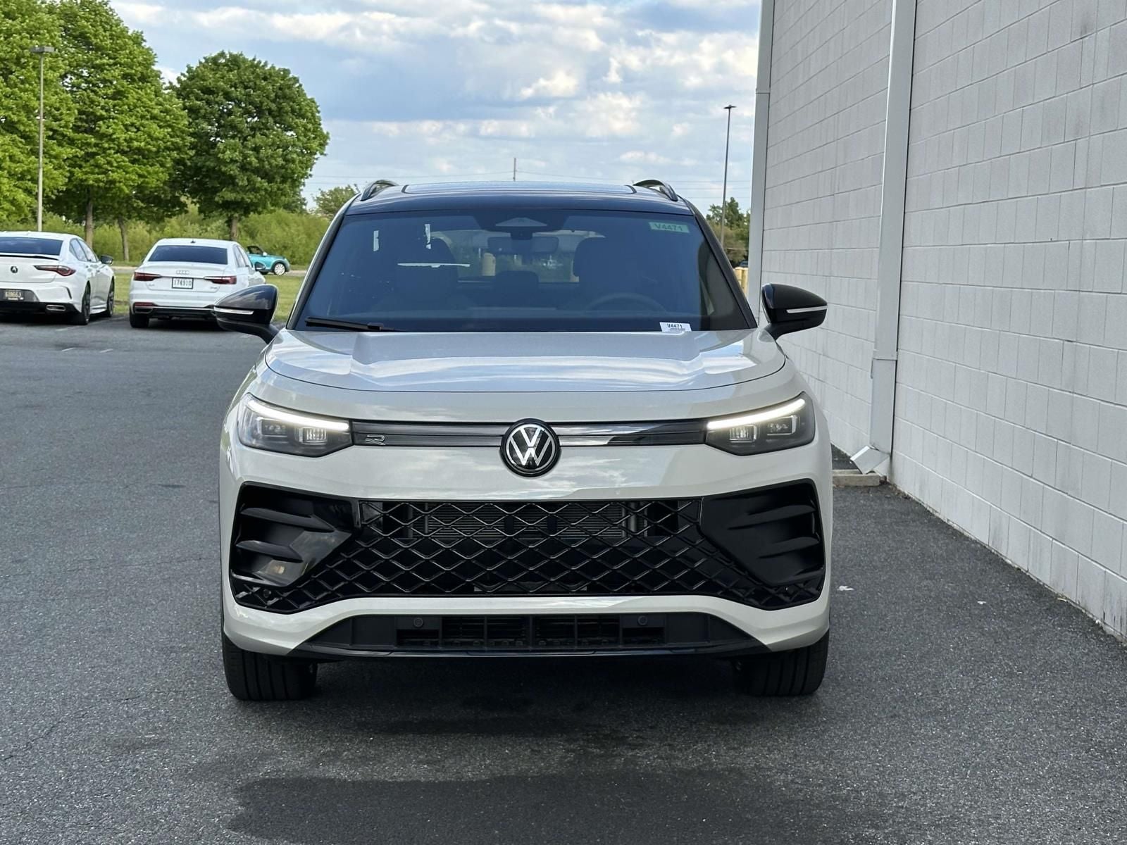 2026 Volkswagen Tiguan 2.0T SE R-Line Black