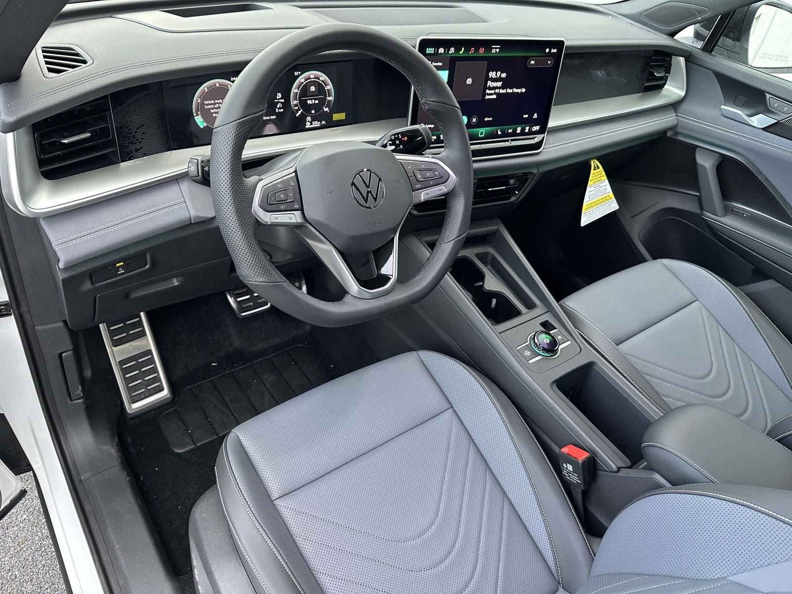 2026 Volkswagen Tiguan 2.0T SE R-Line Black