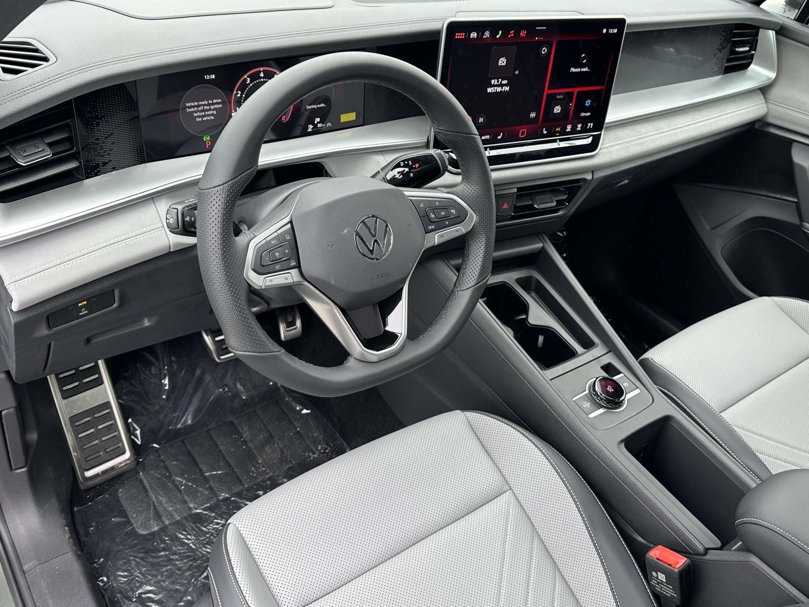 2026 Volkswagen Tiguan 2.0T SE R-Line Black