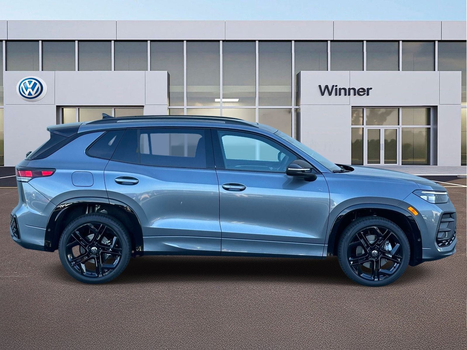 2026 Volkswagen Tiguan 2.0T SE R-Line Black