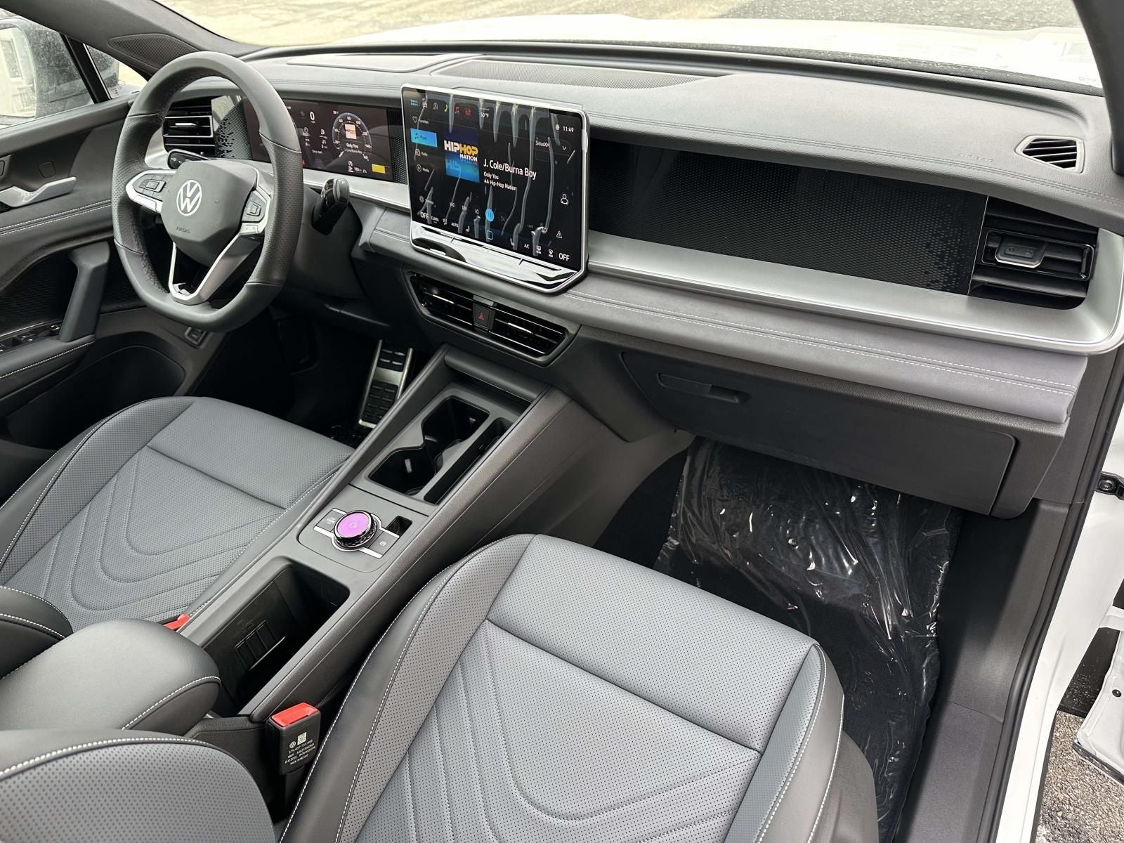 2026 Volkswagen Tiguan 2.0T SE R-Line Black