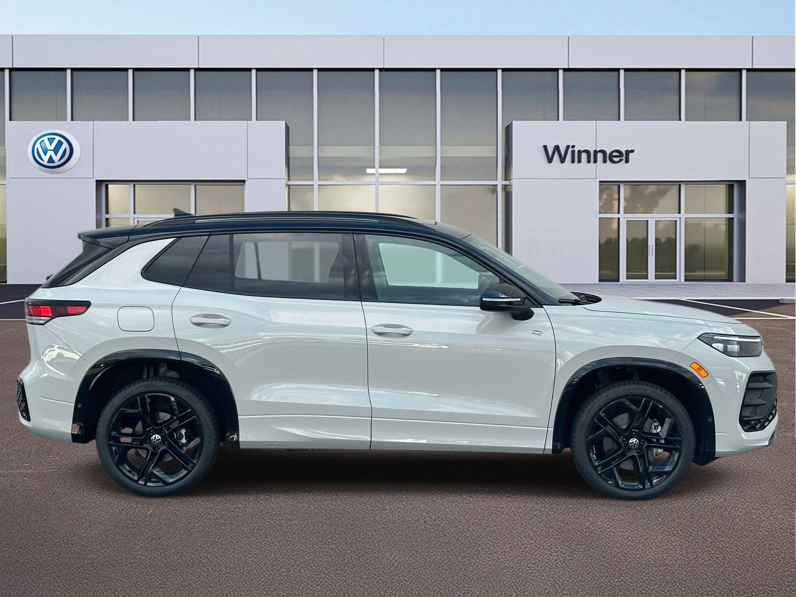 2026 Volkswagen Tiguan 2.0T SE R-Line Black