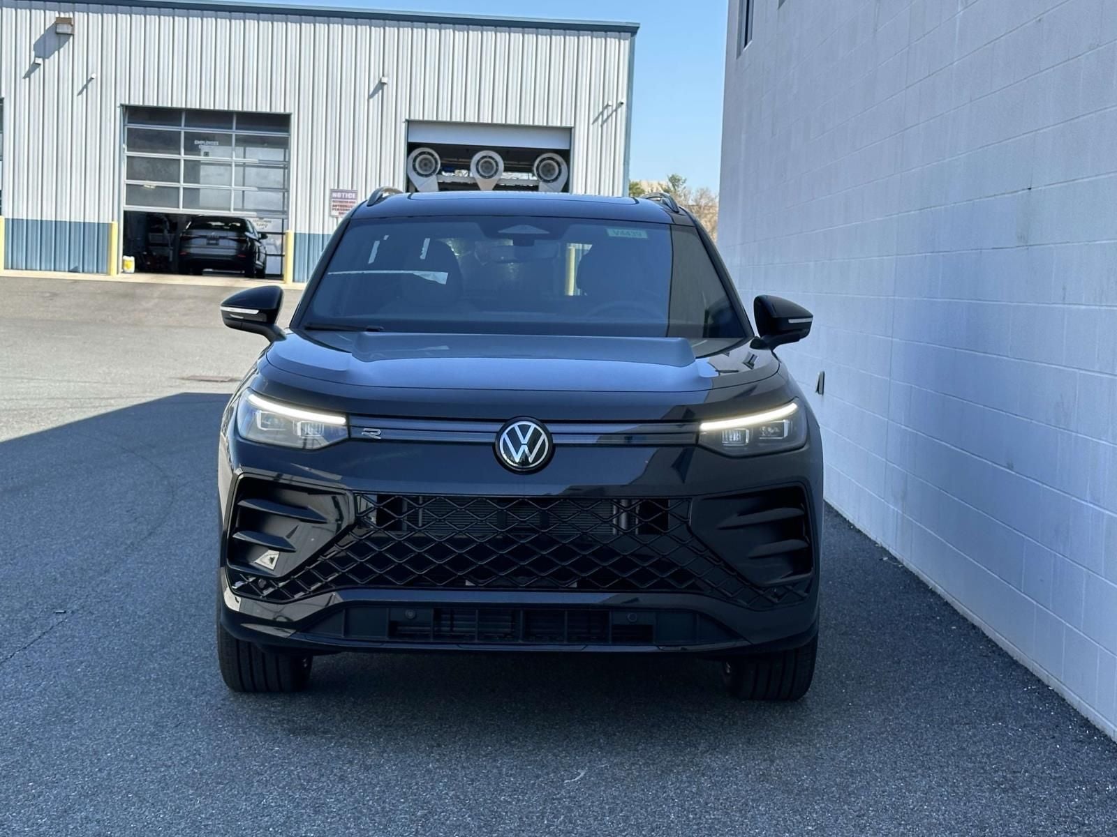 2026 Volkswagen Tiguan 2.0T SE R-Line Black