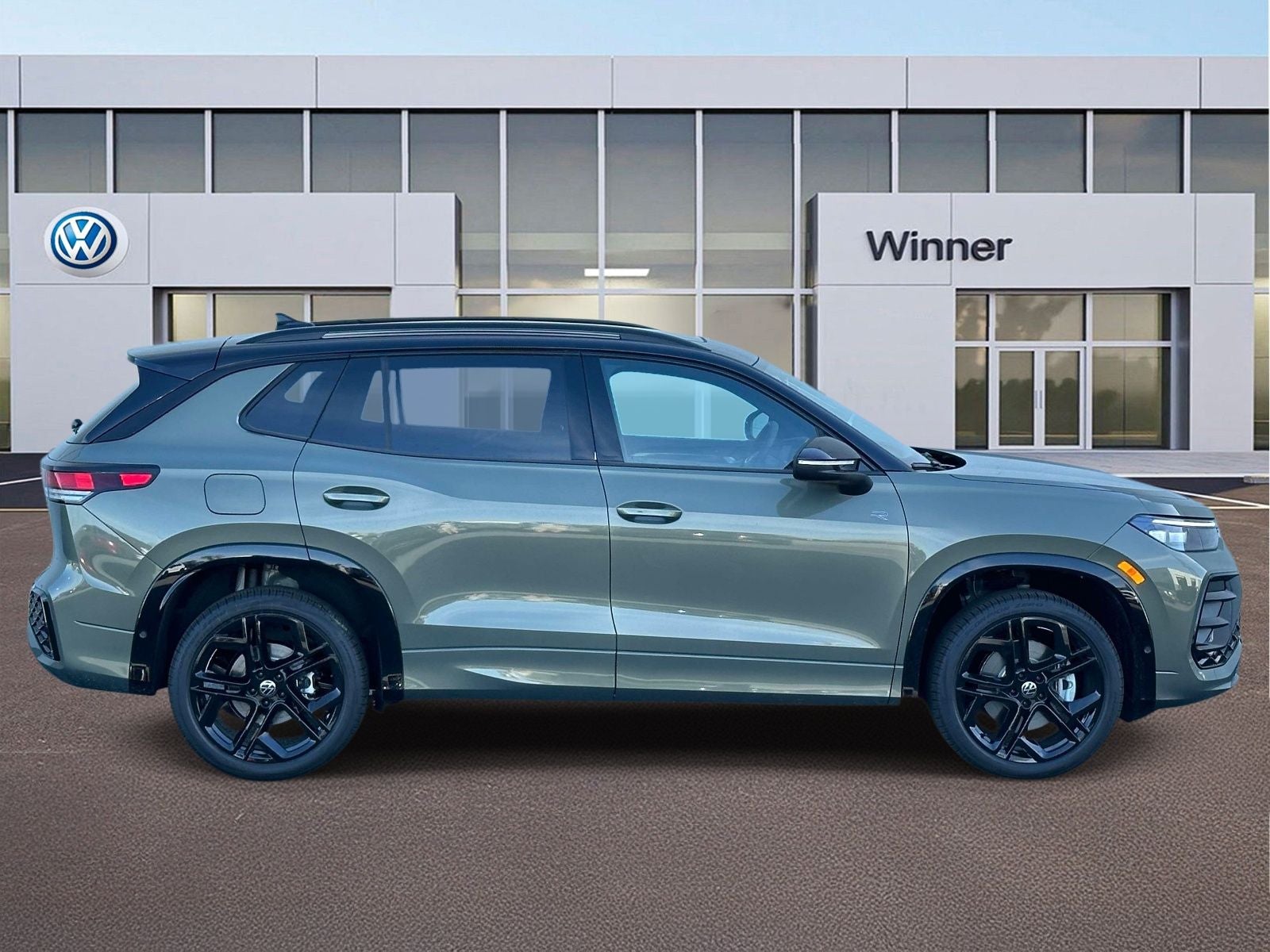2026 Volkswagen Tiguan 2.0T SE R-Line Black