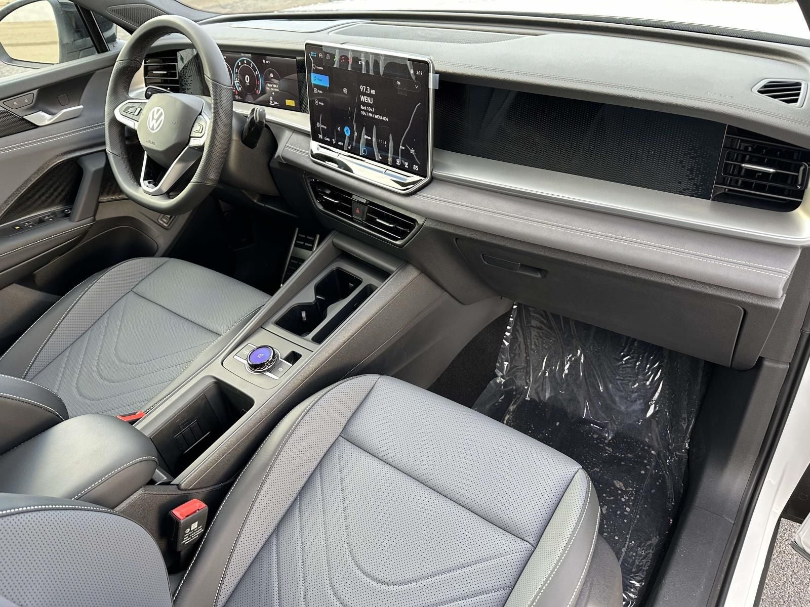 2026 Volkswagen Tiguan 2.0T SE R-Line Black