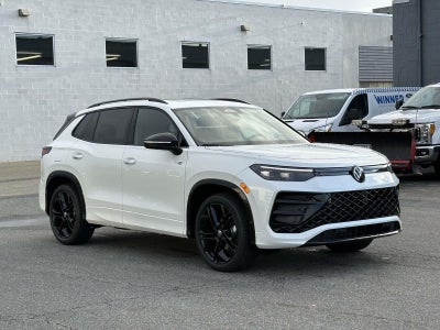 2026 Volkswagen Tiguan 2.0T SE R-Line Black