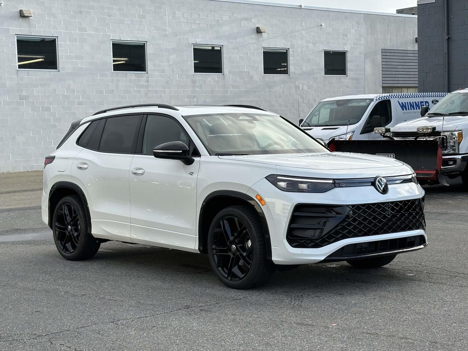 2026 Volkswagen Tiguan 2.0T SE R-Line Black