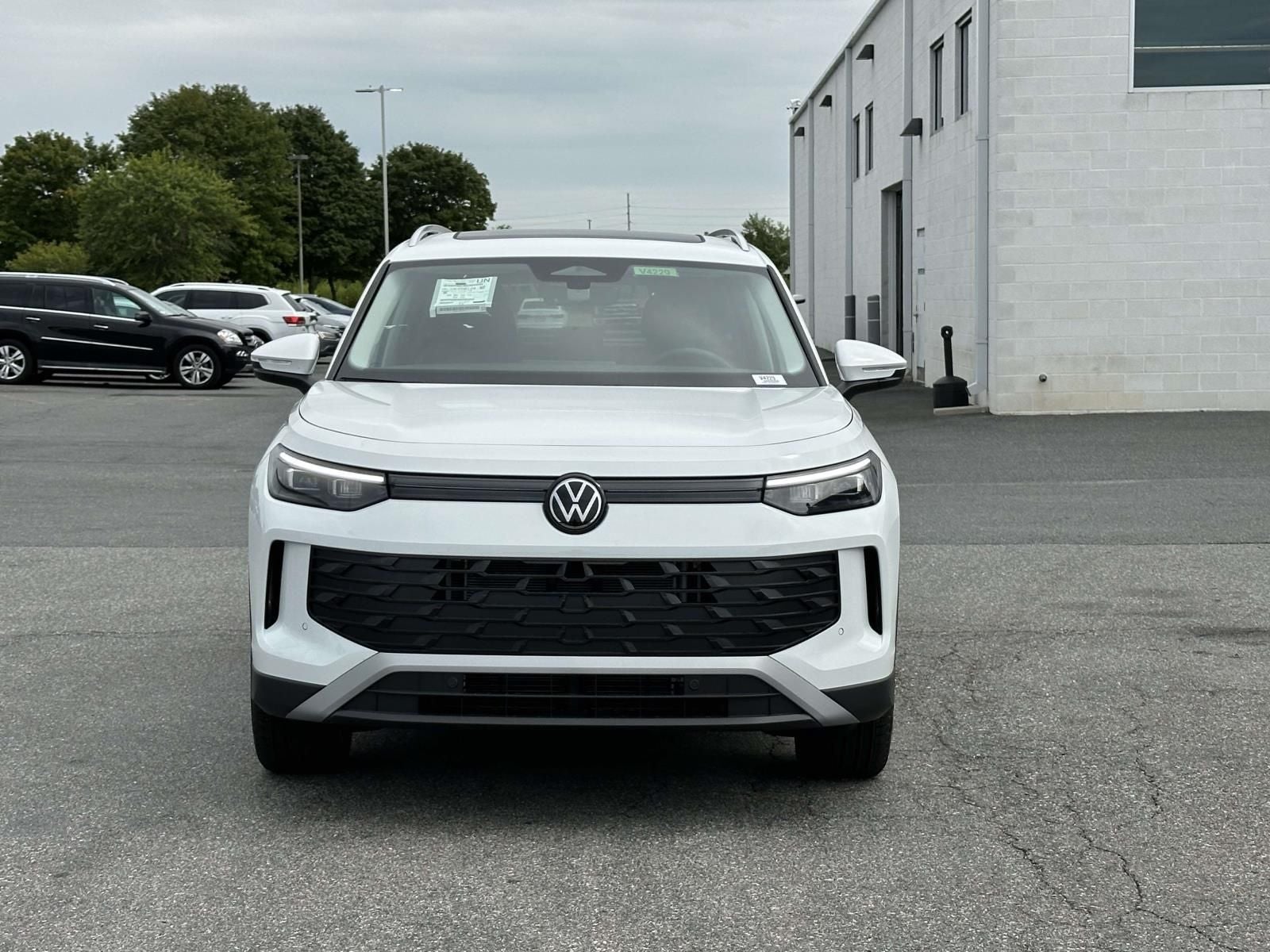 2025 Volkswagen Tiguan 2.0T SE